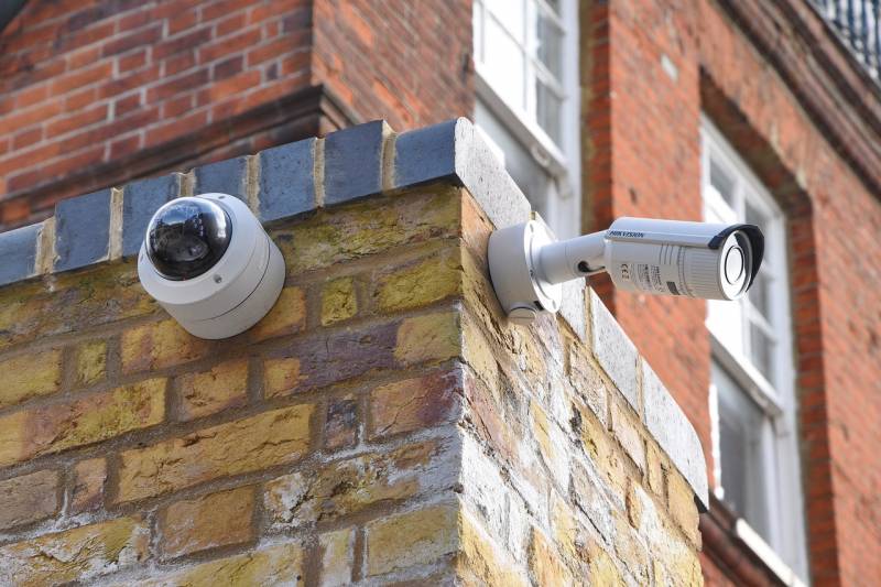 Système de vidéo surveillance extérieure : solution intégrée pour un magasin au cœur de Lyon